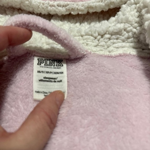 VS/PINK Bling Robe!!!! - Picture 2 of 6